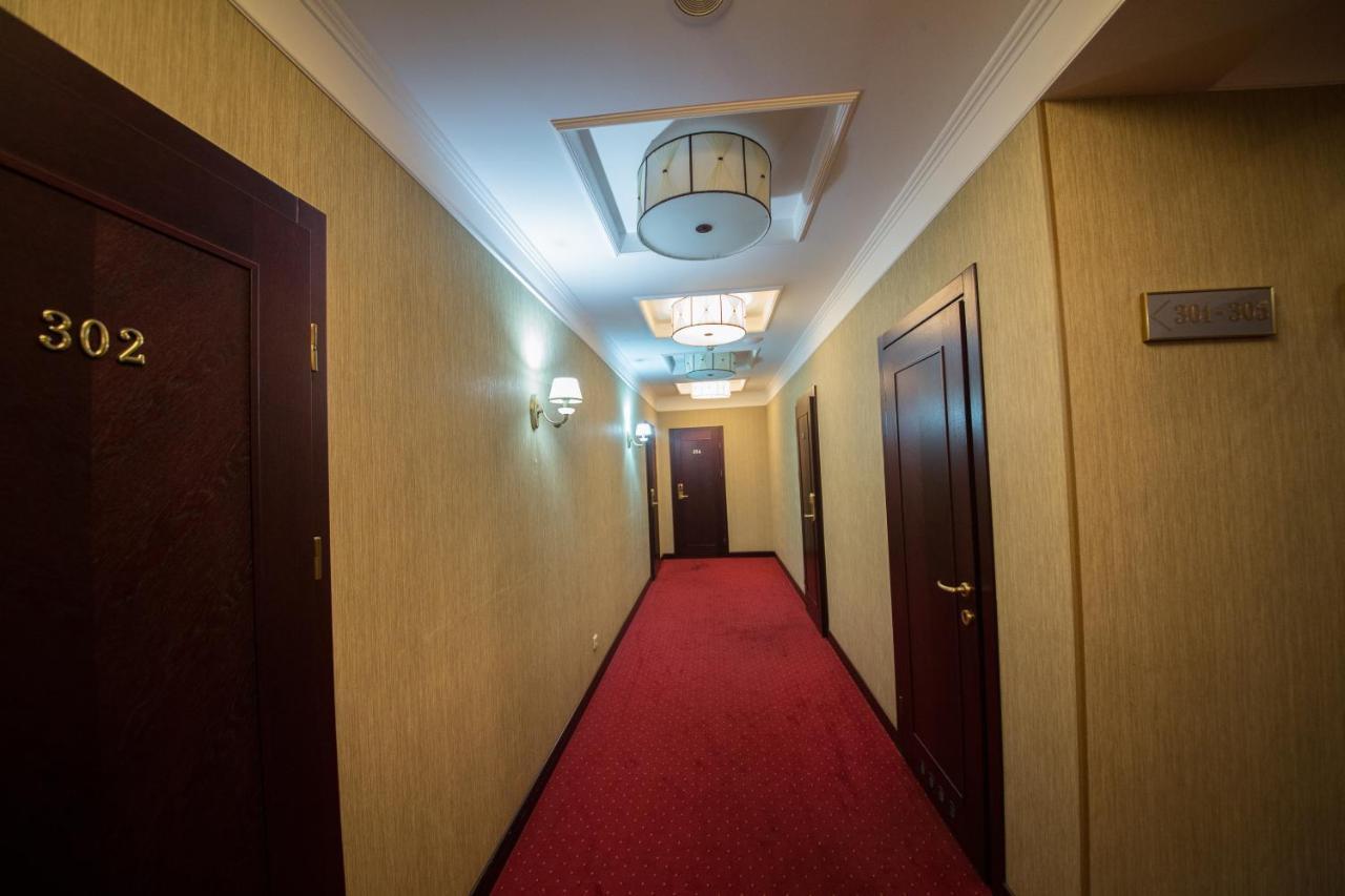 Sofievsky Posad Hotel Sofiivska Borshchahivka Exterior photo